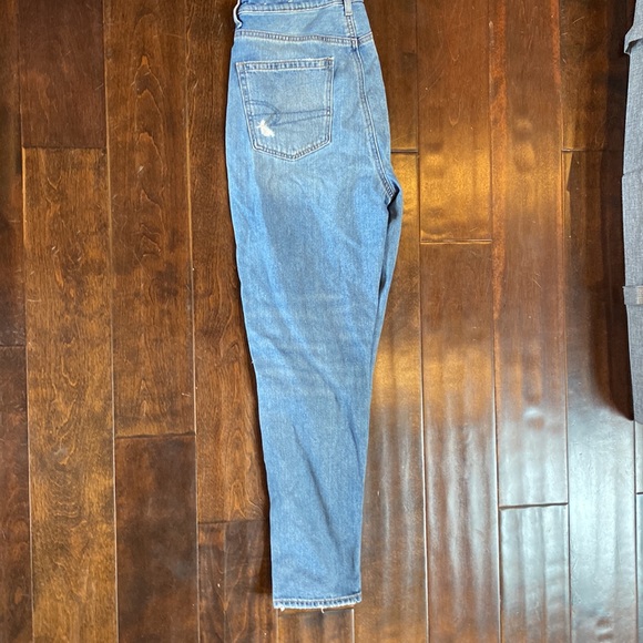 American Eagle Ripped Mom Jeans - Picture 4 of 6